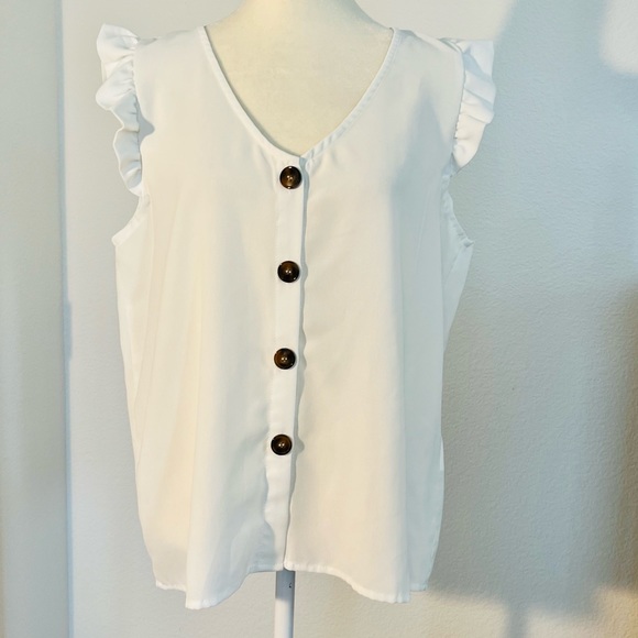 SHEIN Tops - SHEIN LOOSE FLOWY WHITE FLUTTER SLEEVE BUTTON FRONT V-NECK CUTE SUMMER TOP